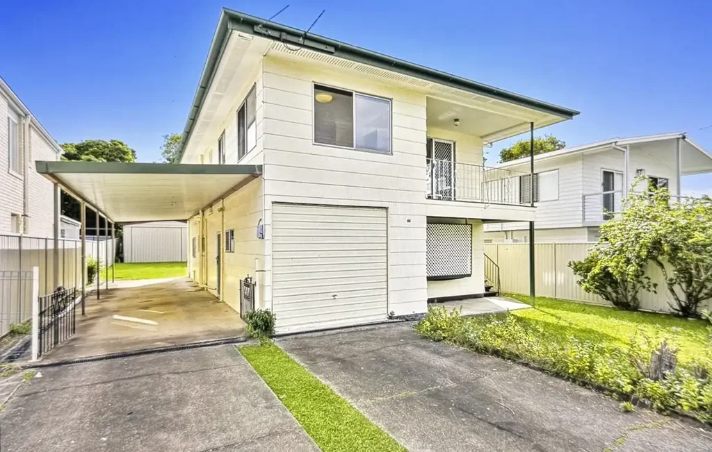 5 Bedroom Scarborough Home with Dual living