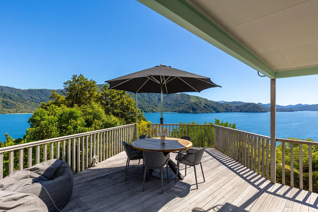 Marlborough Sounds 3chambre Uninterrupted water views plus golden beach