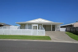 38 Lomandra Street, Boyne Island