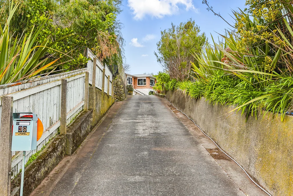 Otaki 3ਬੈੱਡਰੂਮ Hidden brick beauty
