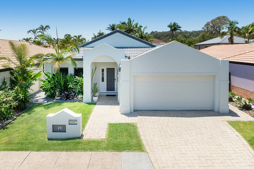 29 Stingray Crescent, Burleigh Waters, QLD 4220