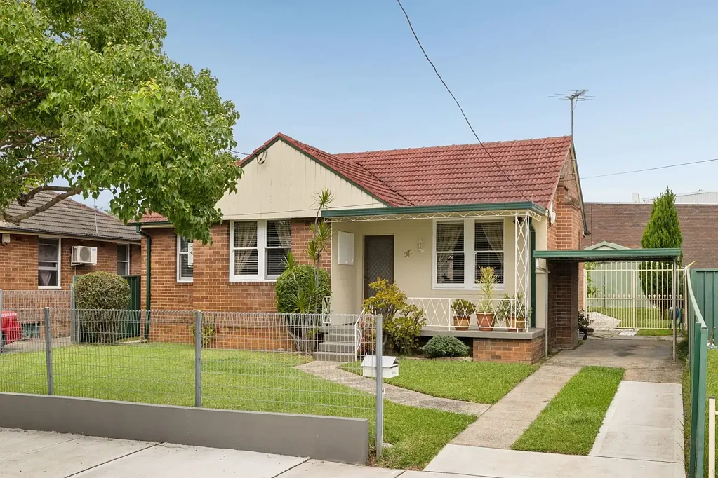 Strathfield South 3chambre Renovated full brick family home in a tranquil cul-de-sac with excellent future potential