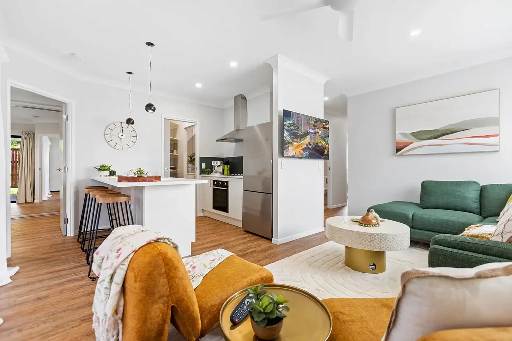 Bungalow 6 Bedroom Dual-Income Investment in Prime Bungalow Location – 6 months old Duplex with Premium Finishes