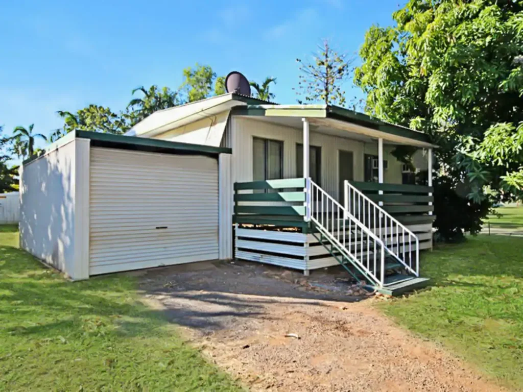 Family home - close to school and park