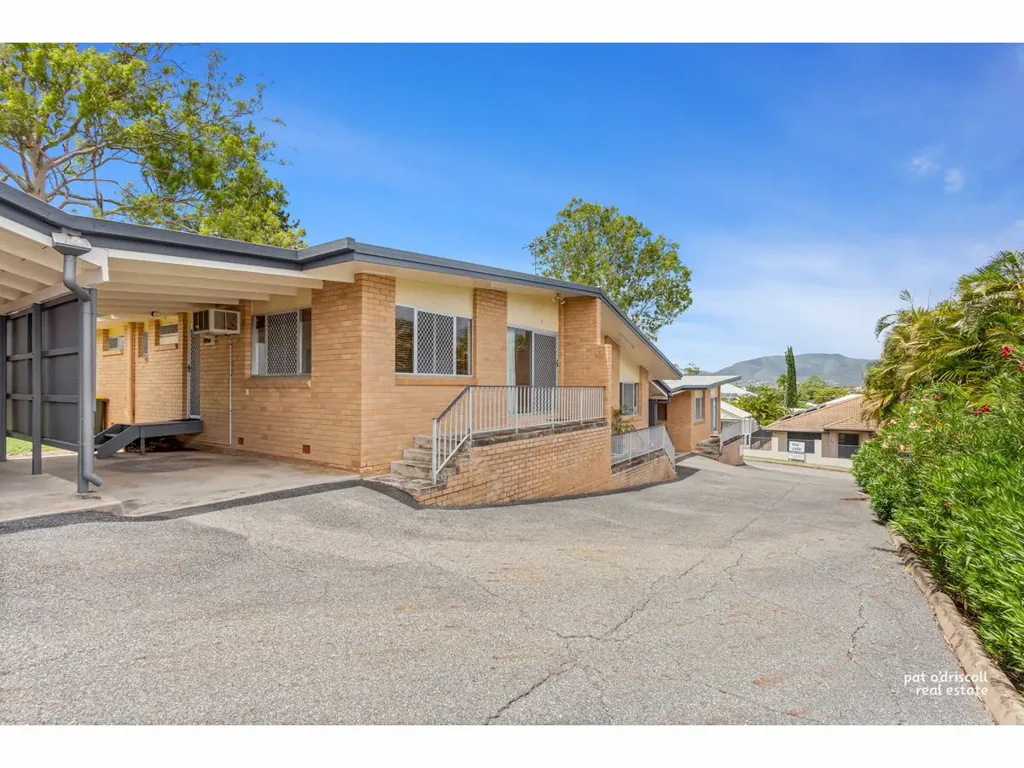 FULLY FURNISHED & CLOSE TO THE HOSPITAL!