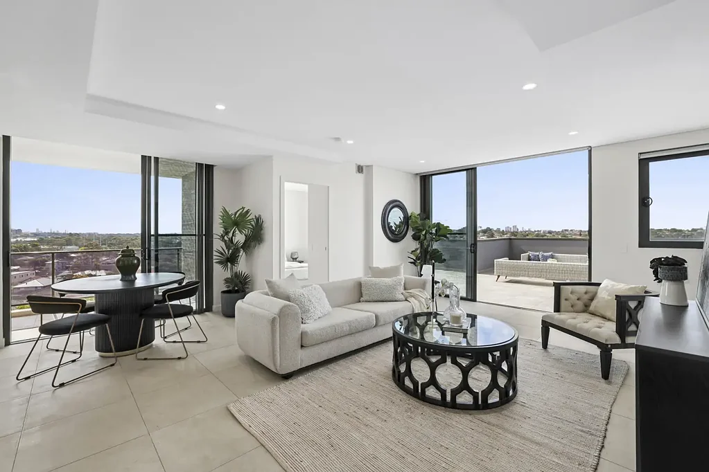 Strathfield South 1 Slaapkamer Stunning penthouse-style retreat in prime location
