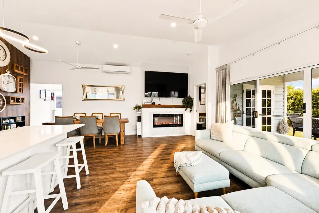 Kewarra Beach 3 Bedroom Connected Indoor–Outdoor Living with Spa and Custom Features
