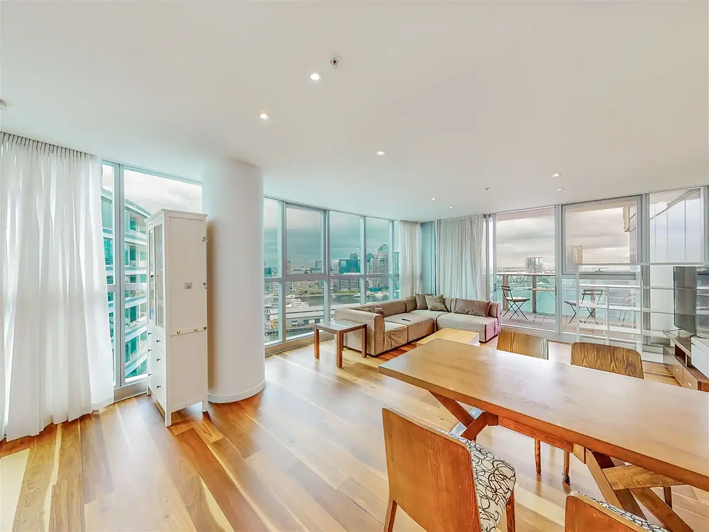 2004/231 Harbour Esplanade, Docklands, VIC 3008
