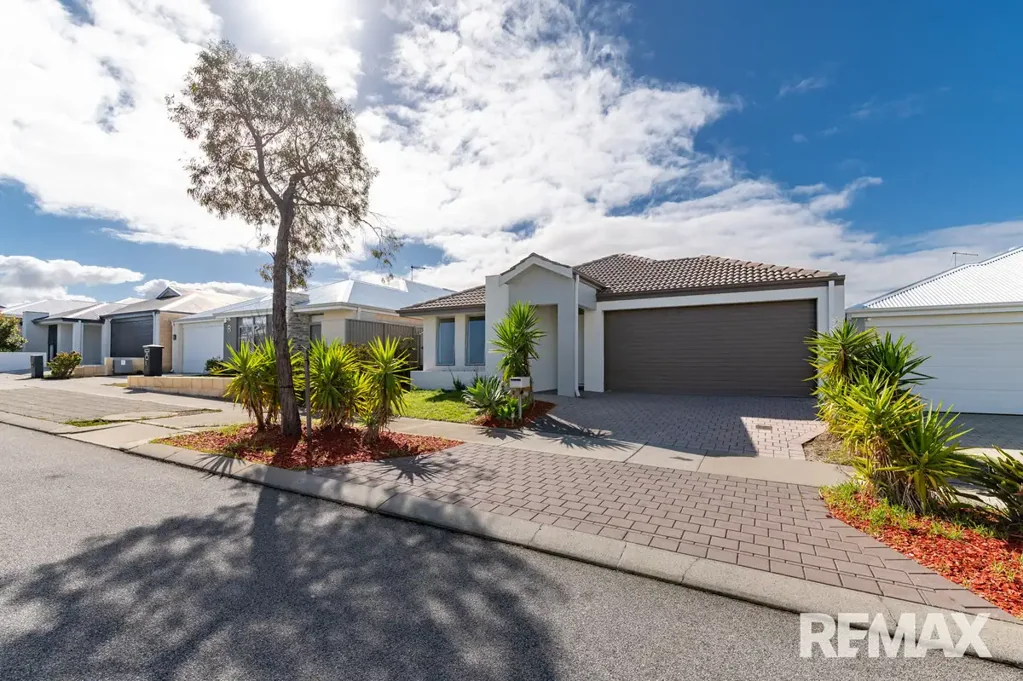 Clarkson 4房  Catalina Estate Living at Its Finest – Immaculate 4x2 with Multiple Living Spaces