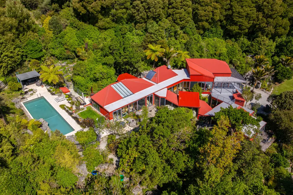 Takaka 3chambre Architectural masterpiece. Natural harmony.