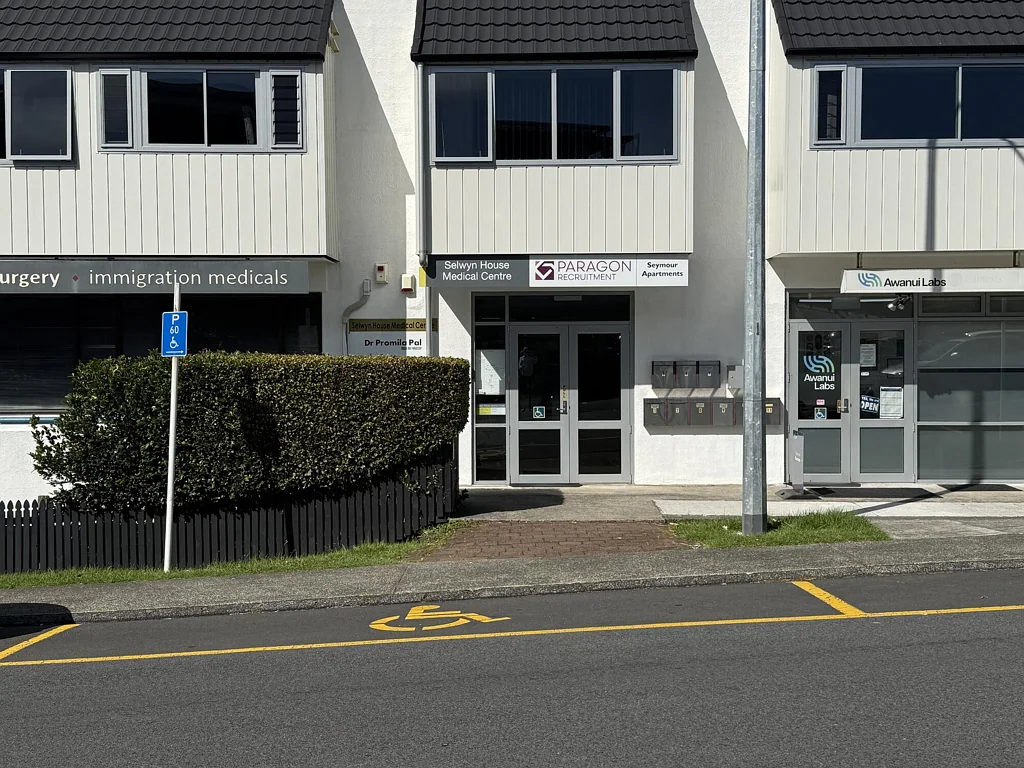 Howick 120sqm premium corner office – Howick central