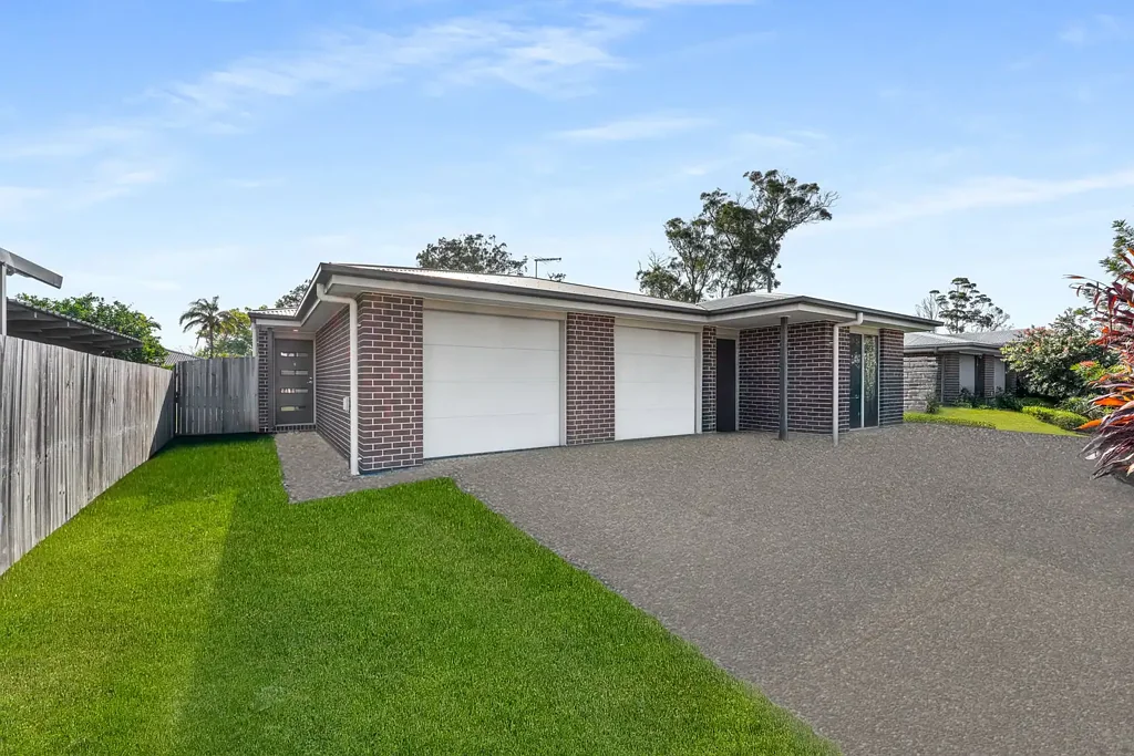 Modern 2-Bedroom Duplex in a Convenient Loganlea Location