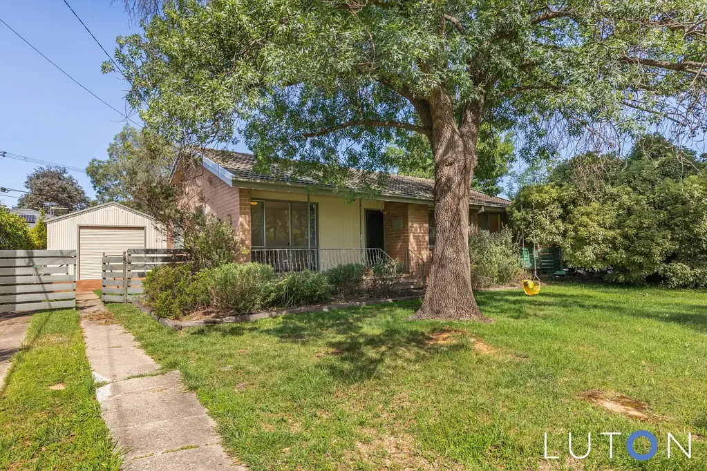 DELIGHTFUL HOME IN CUL-DE-SAC WITH PARKLAND AT THE END