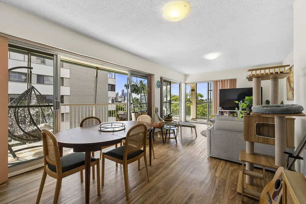 Auchenflower 3 Bedroom Sweeping Views, Generous Space & Unmatched Lifestyle Appeal