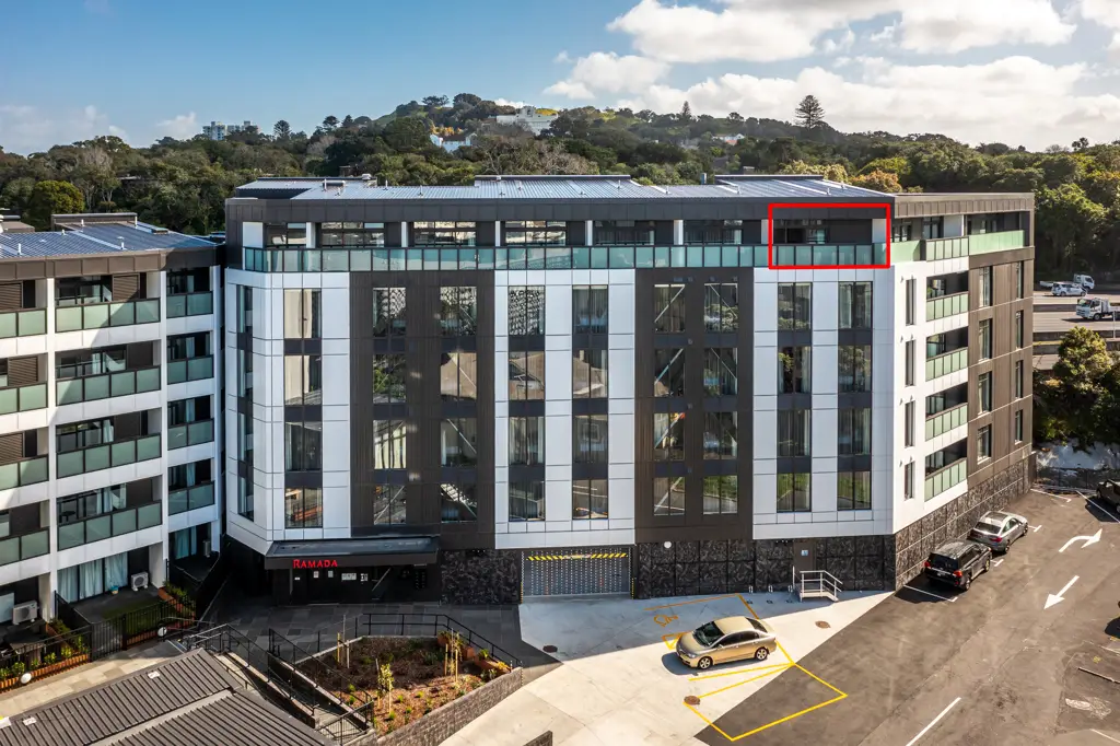 Newmarket 1Habitaciones SELLING $150K BELOW GV