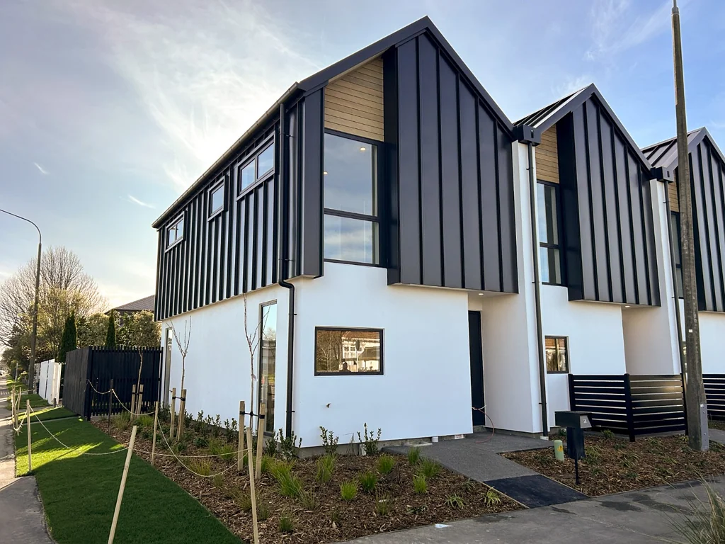 Contemporary Townhouse available in St. Albans