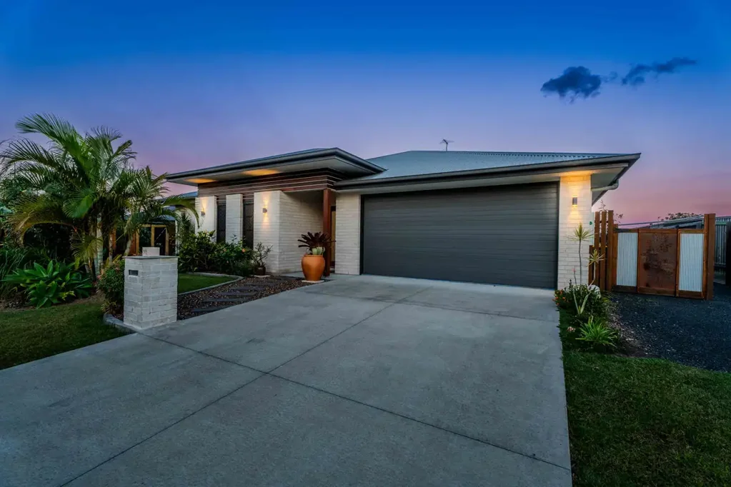 Urangan 4 Slaapkamer ELEGANT FAMILY LIVING IN HUNTINGDALE WOODS