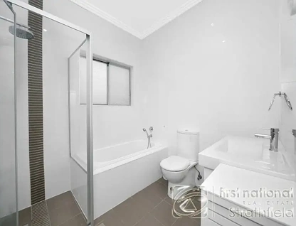 3/127 Old Kent Road, Greenacre, NSW 2190, 3房, 2浴, 城市屋