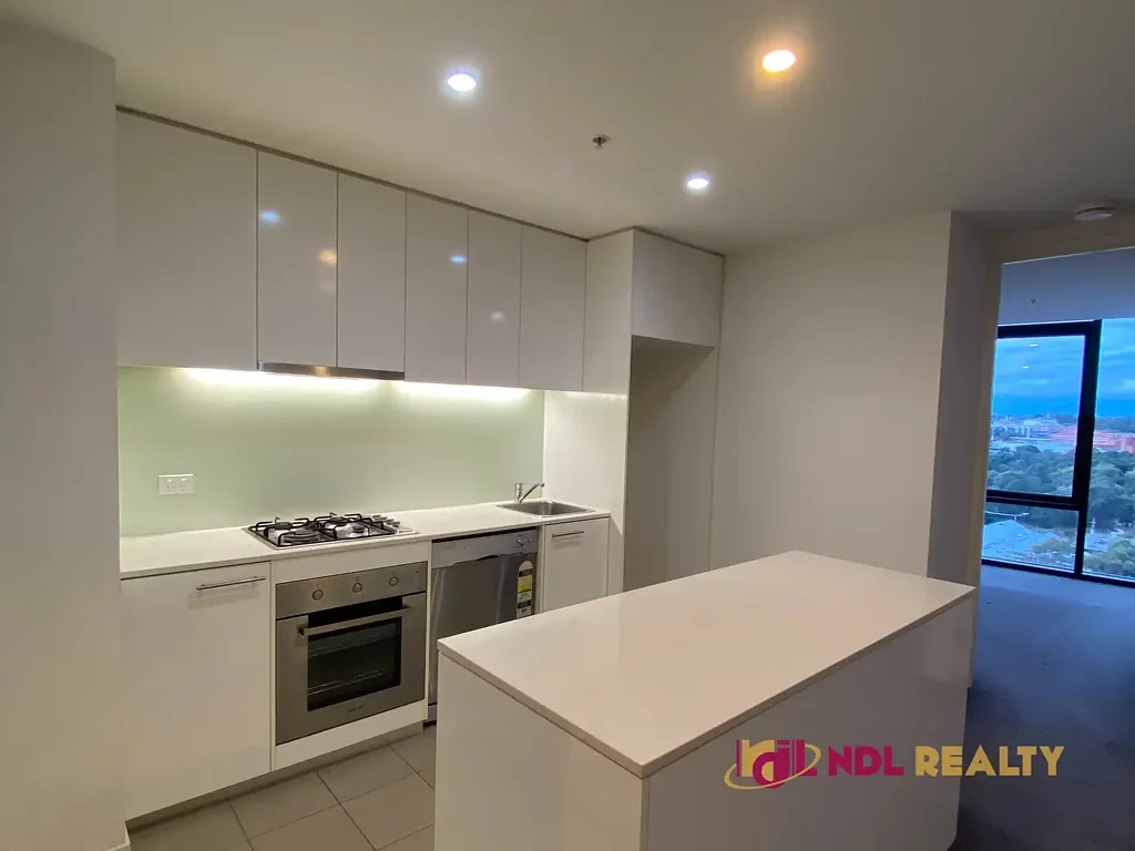 Spacious 2-Bedroom Apartment Near Tram Stop