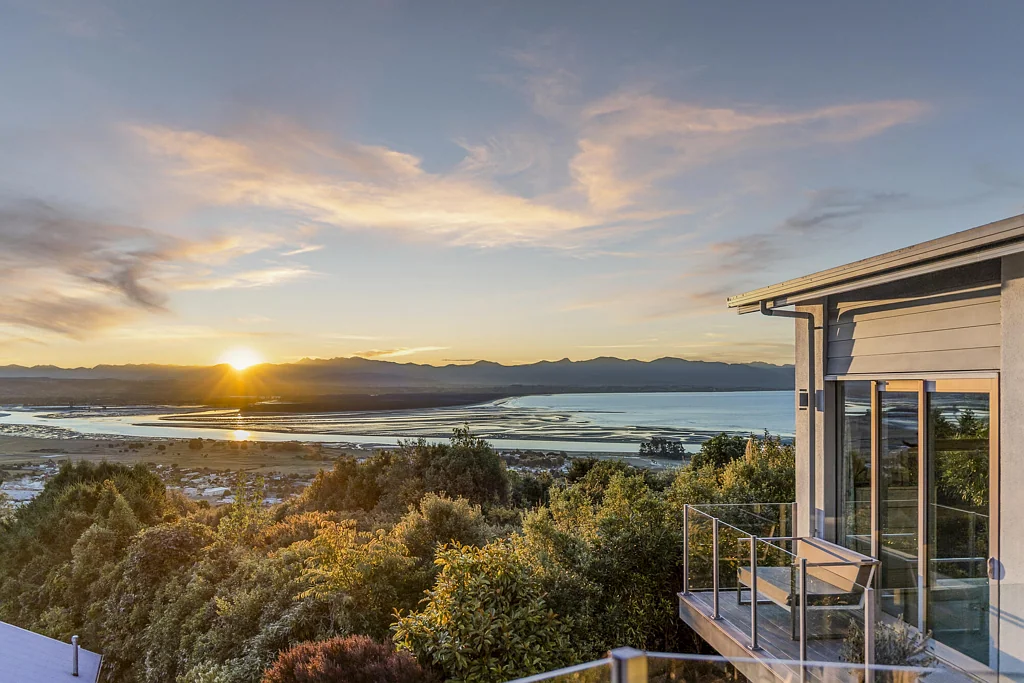 Britannia Heights 5ਬੈੱਡਰੂਮ Premium living with a seat to every sunset