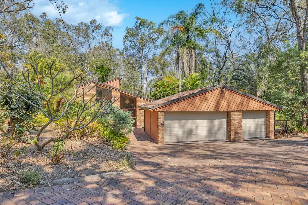 Forestdale 4ਬੈੱਡਰੂਮ RARE OPPORTUNITY IN TIGHTLY-HELD FORESTDALE