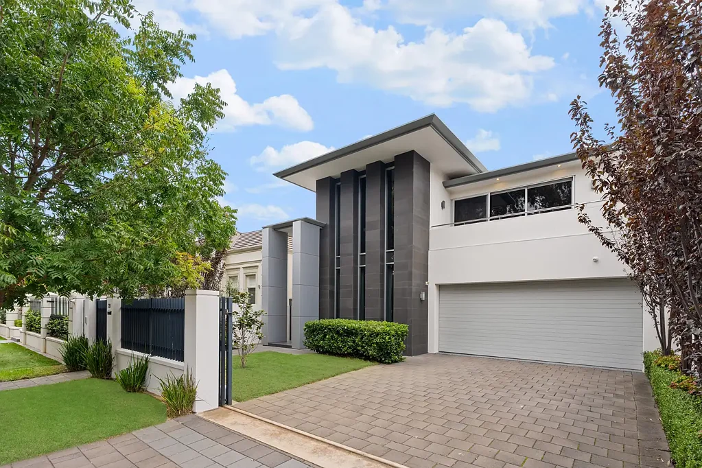 Lockleys 4房  Luxury Family Living in a Prime Locale.......