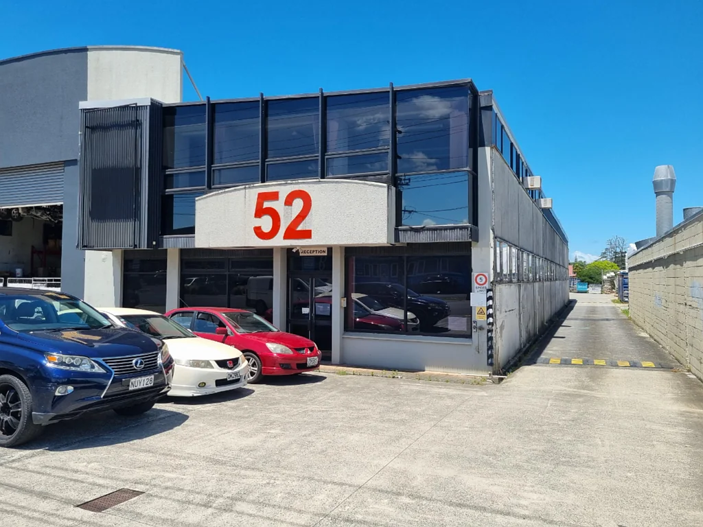 Wairau Valley High Profile, Container Friendly Industrial!