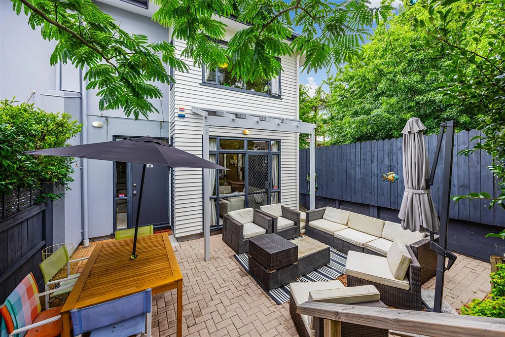 47/2 Armoy Drive, Dannemora, Manukau City, Auckland