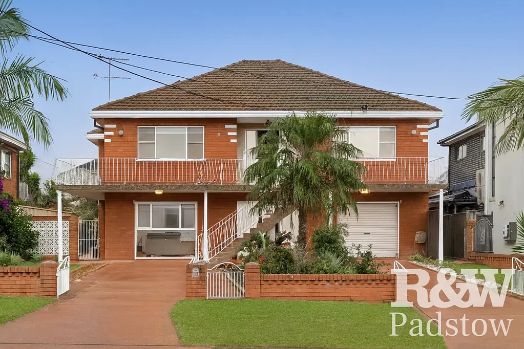 Moorebank 6 Bedroom Double Brick Family Home with Self-Contained Dwelling on large 664m2 land