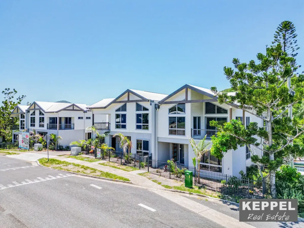 Yeppoon 4chambre Brand New, 4 bedroom Seaview Townhouse 400m from Main Beach
