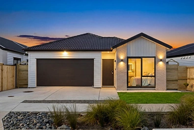 Opaheke 4Habitaciones Stylish, High-Quality Living with Dual Kitchens