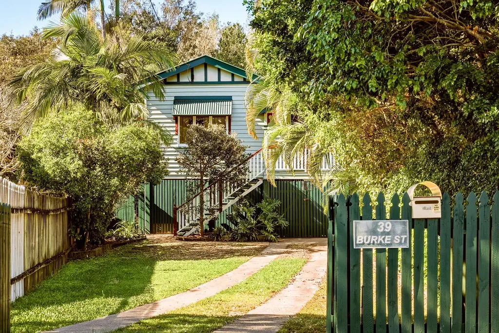 Coorparoo 2 Bedroom Character, Comfort & Parkside Living in Coorparoo