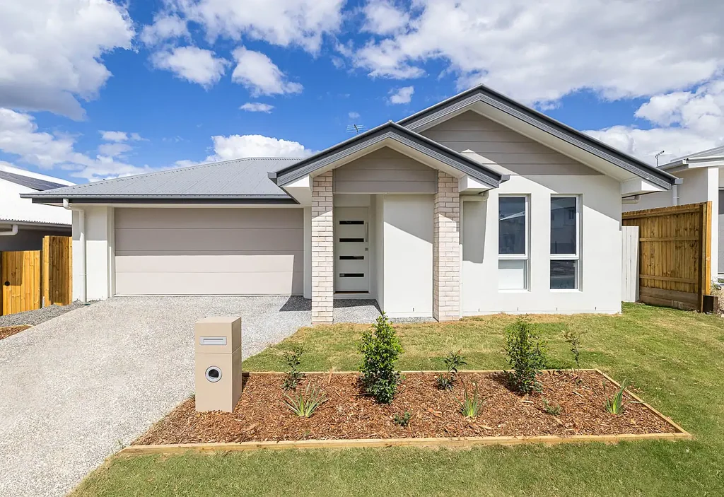 Flagstone 4房  Near New | Under $750,000!!