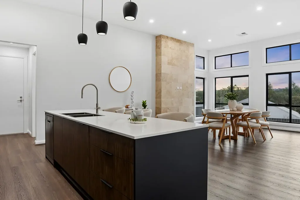 Littlehampton 4Phòng ngủ Luxury Custom Living with High End Finishes and Elevated Views