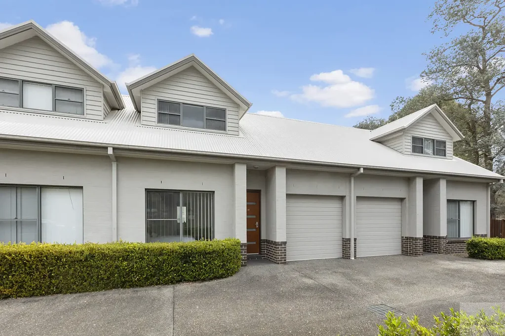 Picton 3房 高架错层式住宅，坐拥风景如画的 Picton 景观 Elevated Split-Level Living with Picturesque Picton Outlooks