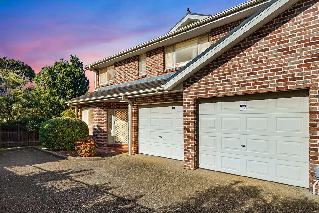 Baulkham Hills 3房 宽敞、时尚、地理位置优越 - 位于 Baulkham Hills 精品社区的犹如独立屋般的居住体验 Spacious, Stylish & Exceptionally Located - House-Like Living in a Boutique Baulkham Hills Setting