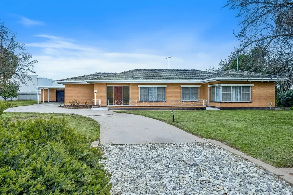 Shepparton 5બેડરૂમ Auction - 3rd October @11am On Site...Work & Live from home !