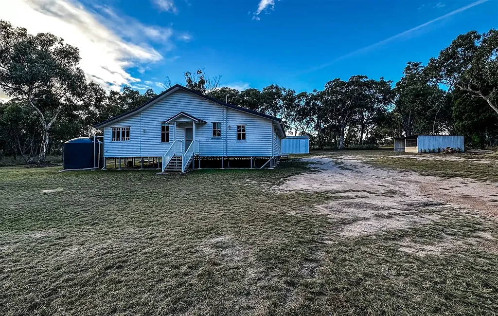 4 Bedroom Queenslander on Acreage near Stanthorpe