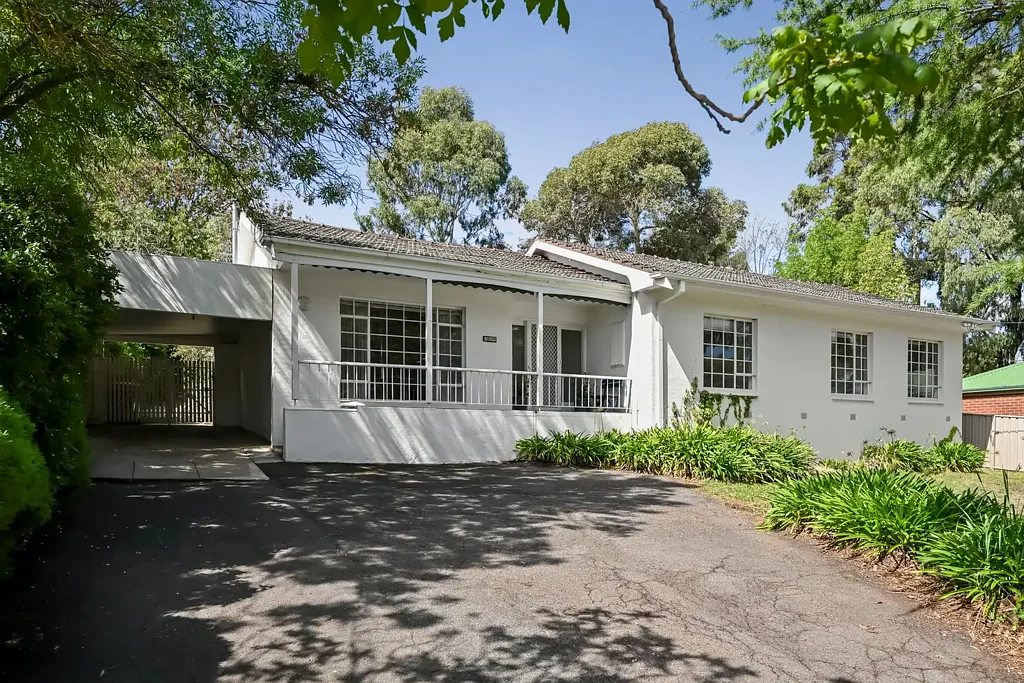 Spring Gully 3房  'Lauriston' - A solid start in the heart of Spring Gully
