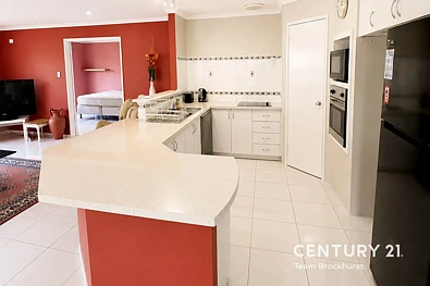 26 Montezuma Loop, Canning Vale, WA 6155, 4房, 2浴, House