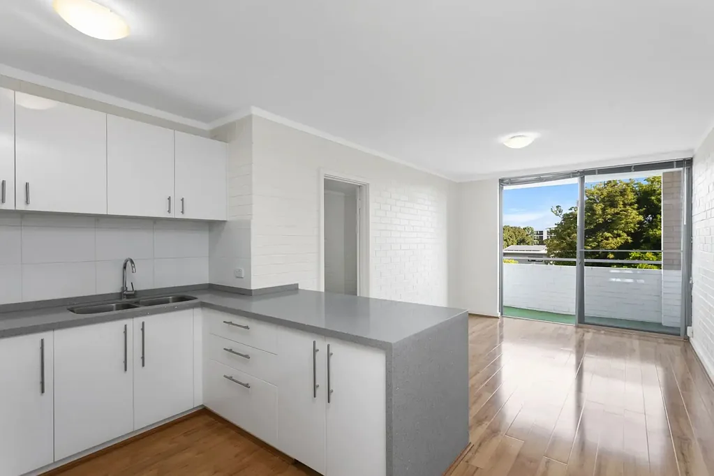 Wembley 1房  EOI - MODERN | RENOVATED| 1Bedroom| IN SOUGHT AFTER LOCATION