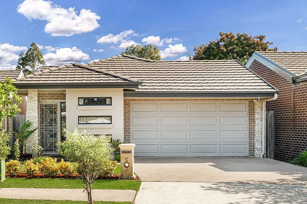 Contemporary Family Living Opposite John Palmer Public School – Within The Ponds High School Catchment!