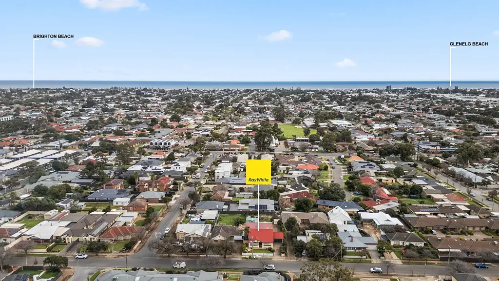Oaklands Park 4ਬੈੱਡਰੂਮ Character Bungalow on a Generous 836sqm (Approx.) Allotment