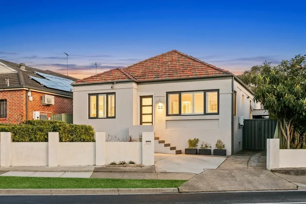 Pagewood 4Kwarto Modernised Family Home in a Convenient Location