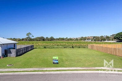 Bowen LEVEL & EASY TO CONSTRUCT LOT