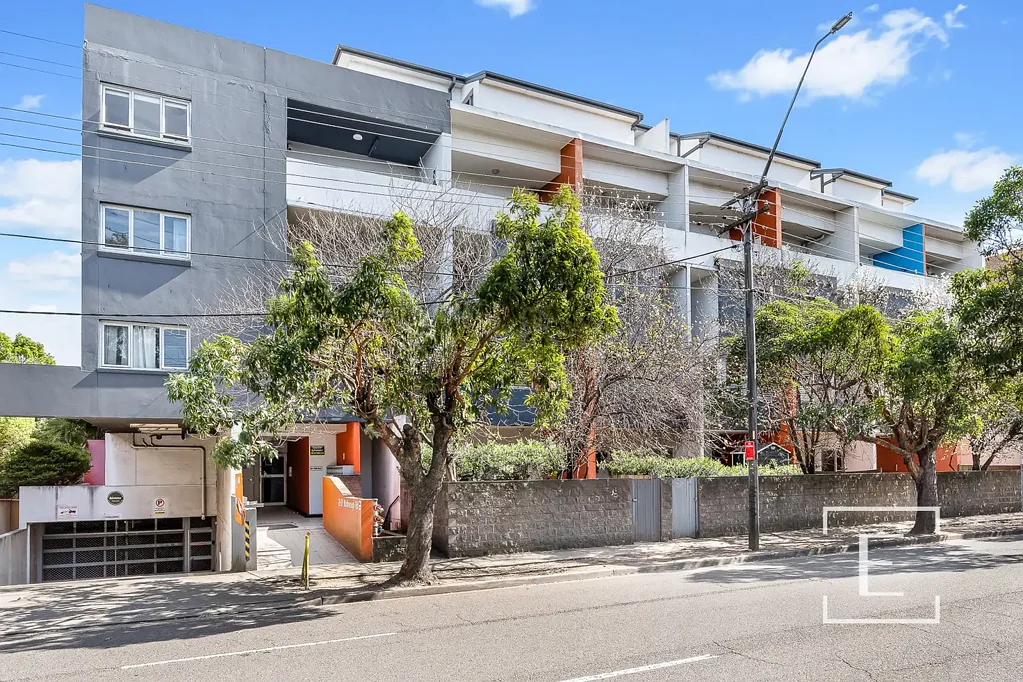 Homebush West 1 Bedroom Oversized Ground Floor Apartment with Private Terrace