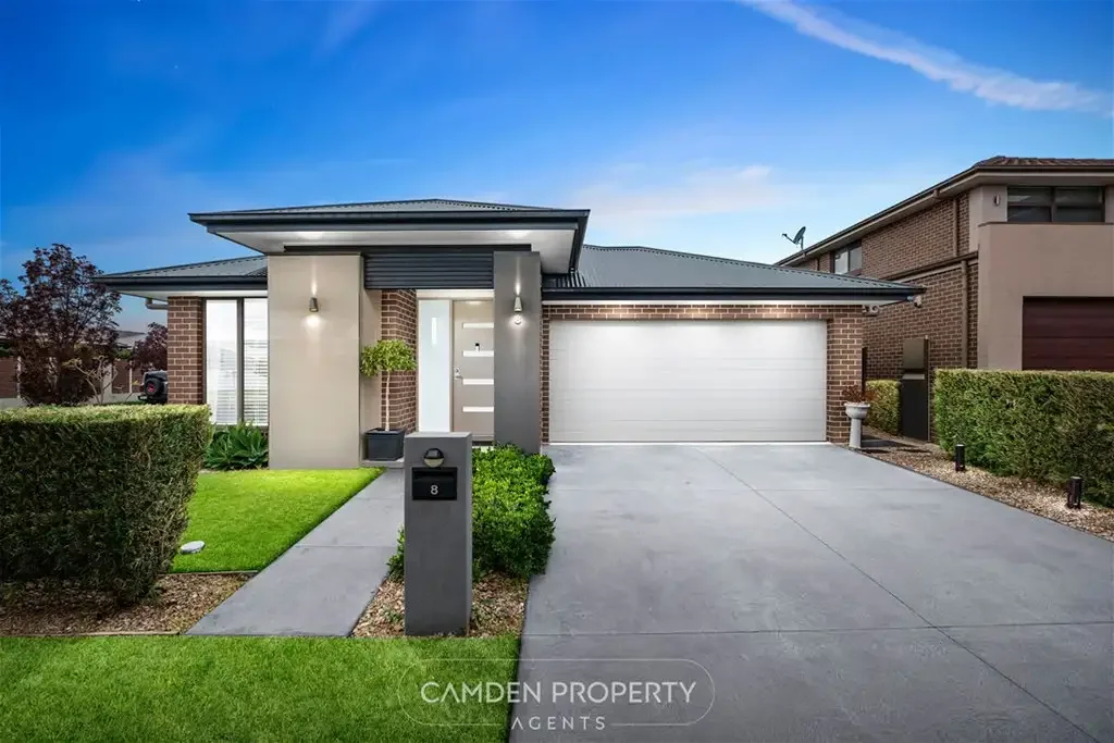 Oran Park 4房 Catherine Park Estate宁静社区 四卧双卫宽敞 双车库 开放式布局 现代厨房 低维护庭院 靠近学校商店公园交通 Perfect Lifestyle Awaits