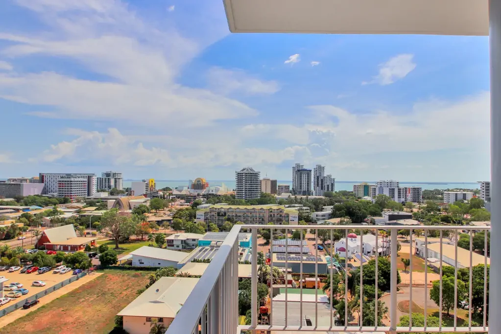FULLY FURNISHED & EQUIPPED Executive Apartment in the Heart