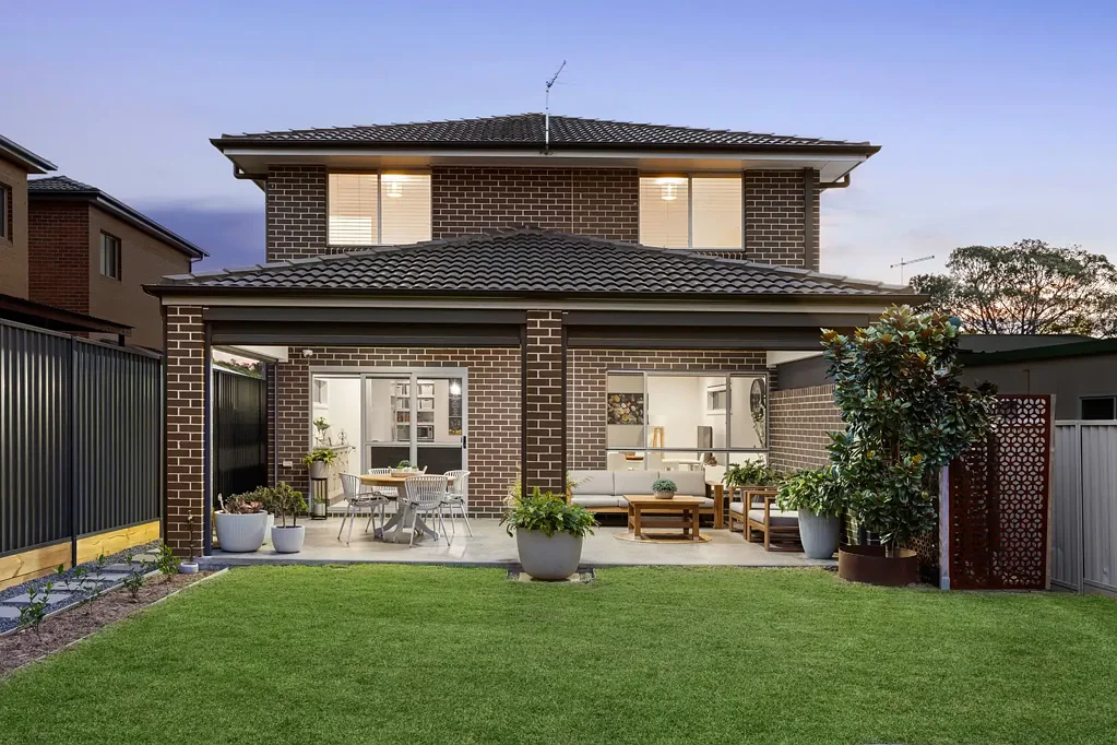 Belfield 5ਬੈੱਡਰੂਮ Contemporary Elegance Meets Functionality in Prime Location