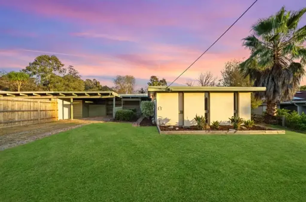 Cozy & Charming 2-Bedroom Haven in Prime Location!